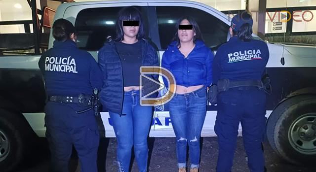Tras persecución atrapan a 2 presuntas robacarros