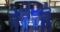 Tras persecución atrapan a 2 presuntas robacarros