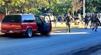 Empistolados interceptan y acribillan a los ocupantes de una camioneta, en Apatzingán