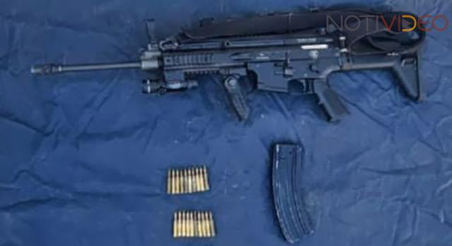 Detienen a dos en posesión de vehículo blindado y un fusil