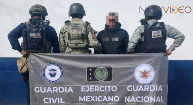 En operatividad en tierra caliente, SSP, Defensa y GN detienen a un hombre con un arma de alto poder