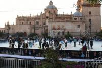Gobierno de Morelia invita a disfrutar de la Pista de Hielo del Centro; ¡una experiencia navideña