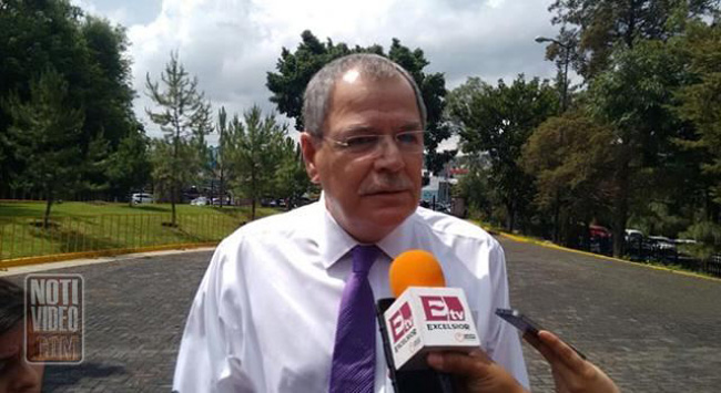 Normalistas retienen 30 autobuses